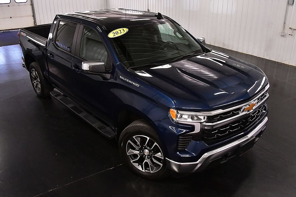 Used 2023 Chevrolet Silverado 1500 LT AWD/4WD image 14