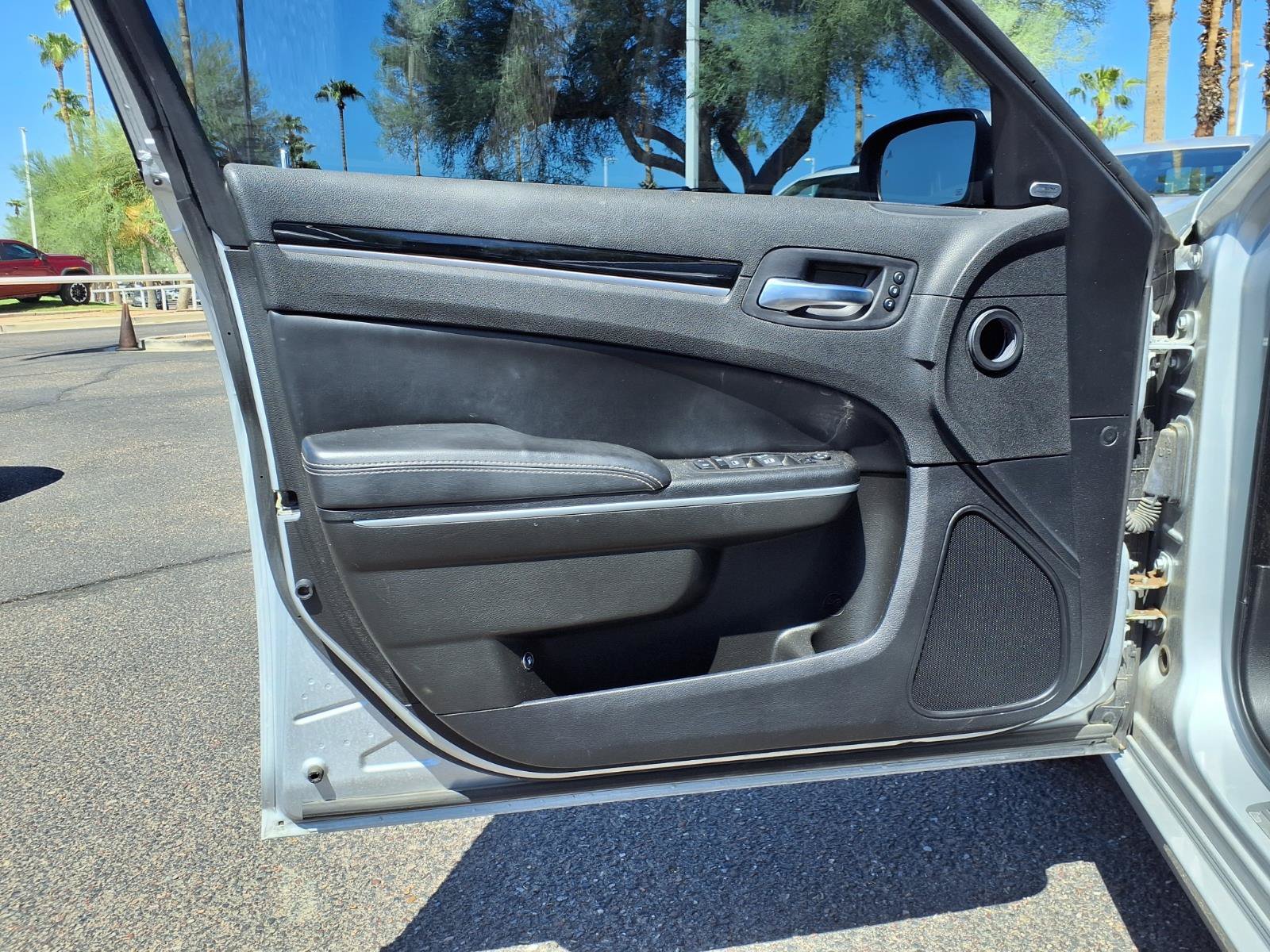 Used 2023 Chrysler 300 S w/ Comfort Group RWD image 19