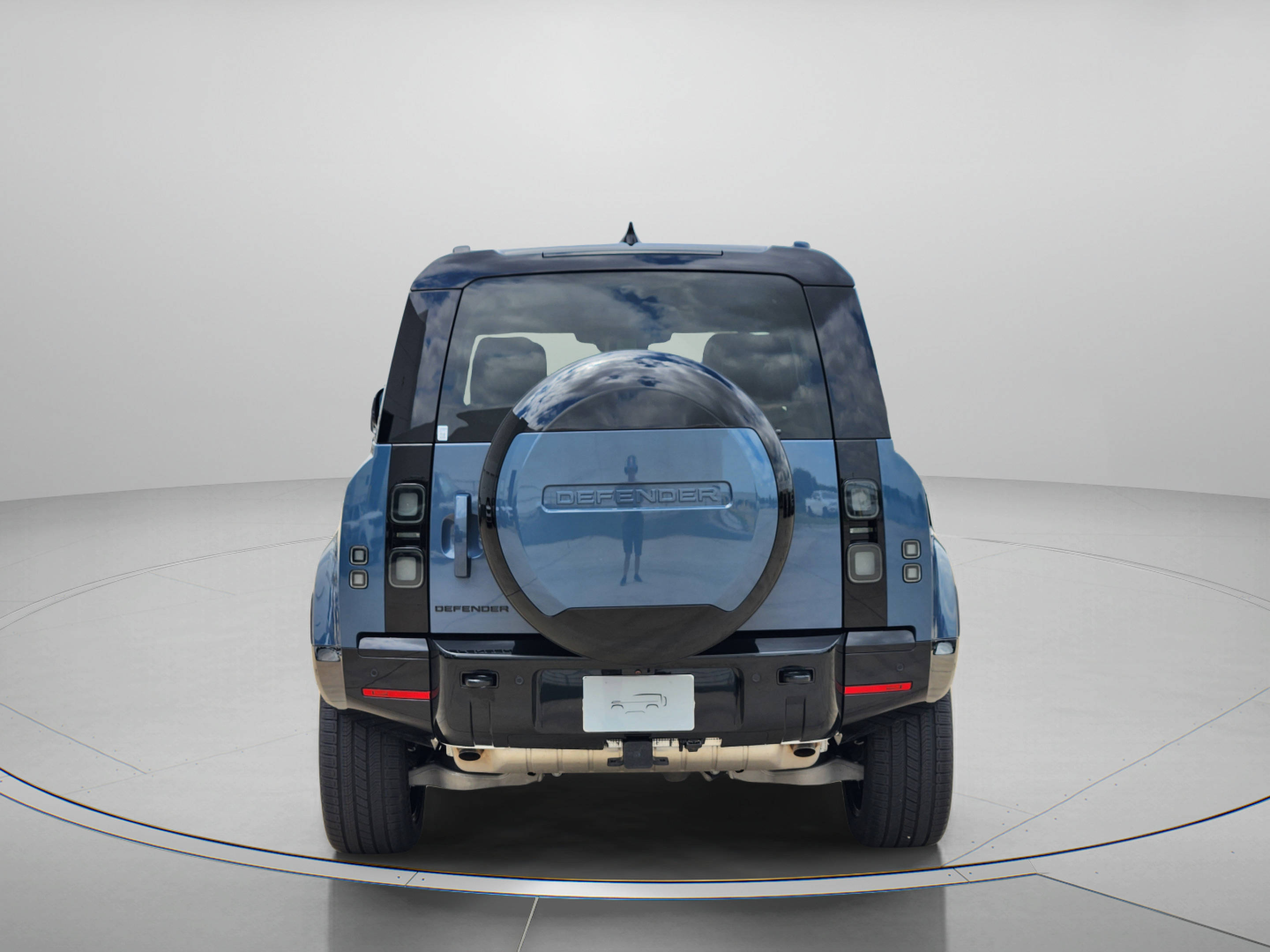 New 2026 Land Rover Defender 110 X-Dynamic SE AWD/4WD image 4