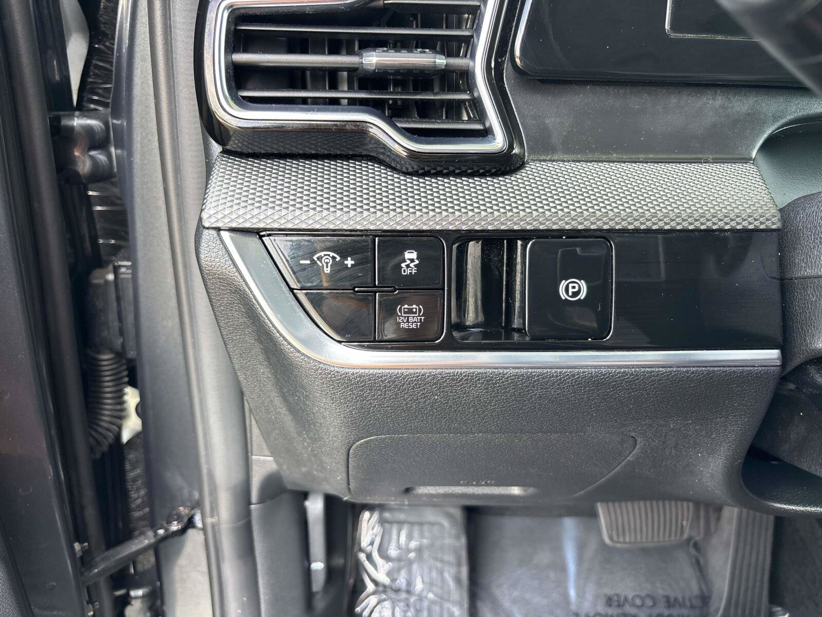 Used 2023 Kia Sportage LX AWD/4WD image 19