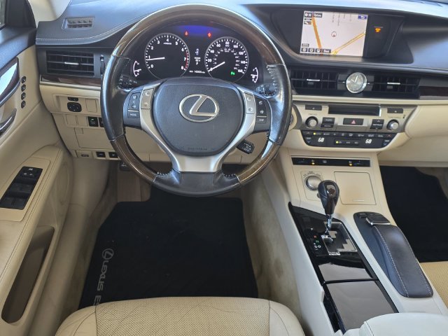 Used 2015 Lexus ES 350 w/ Luxury Package FWD image 11