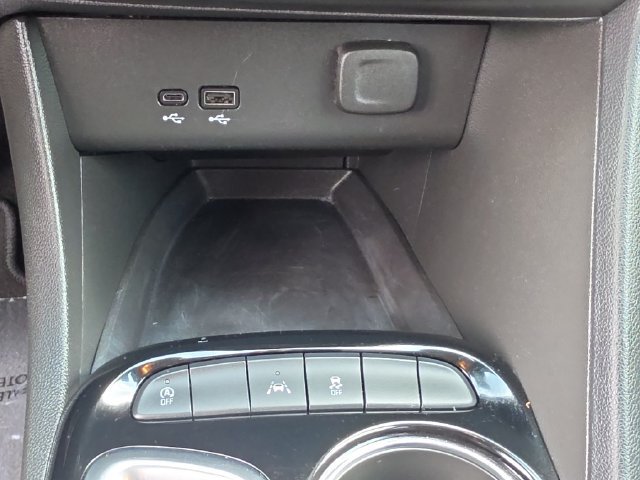 Certified 2024 Buick Encore GX Preferred w/ Comfort Package FWD image 31