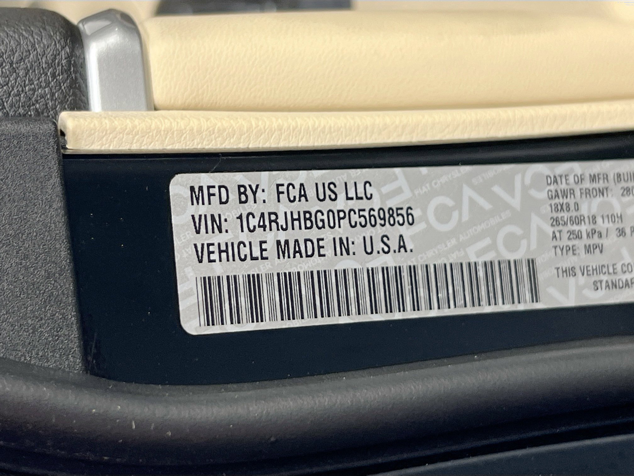 Used 2023 Jeep Grand Cherokee Limited w/ Luxury Tech Group II image 31