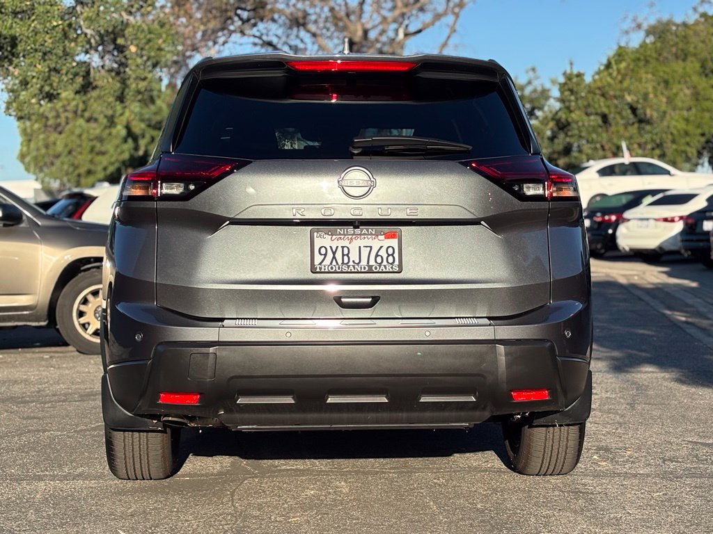 Certified 2026 Nissan Rogue SV FWD image 4