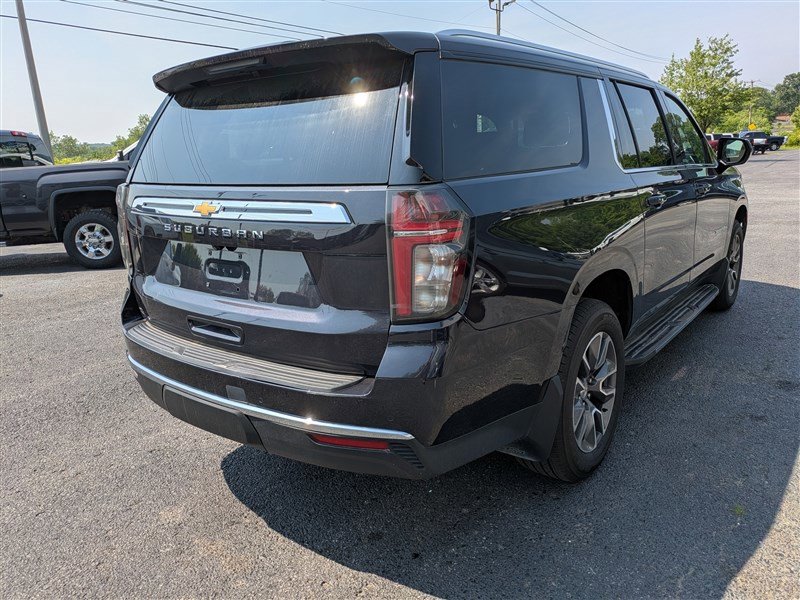 Used 2023 Chevrolet Suburban LS image 6