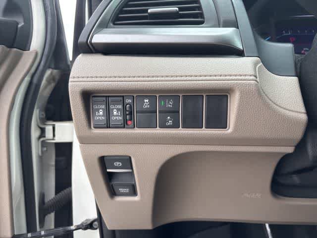 Used 2018 Honda Odyssey EX image 10