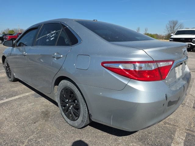 Used 2015 Toyota Camry LE image 4