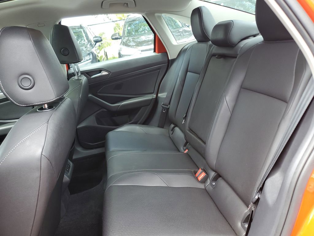 Used 2020 Volkswagen Jetta SE w/ SE Cold Weather Package image 12