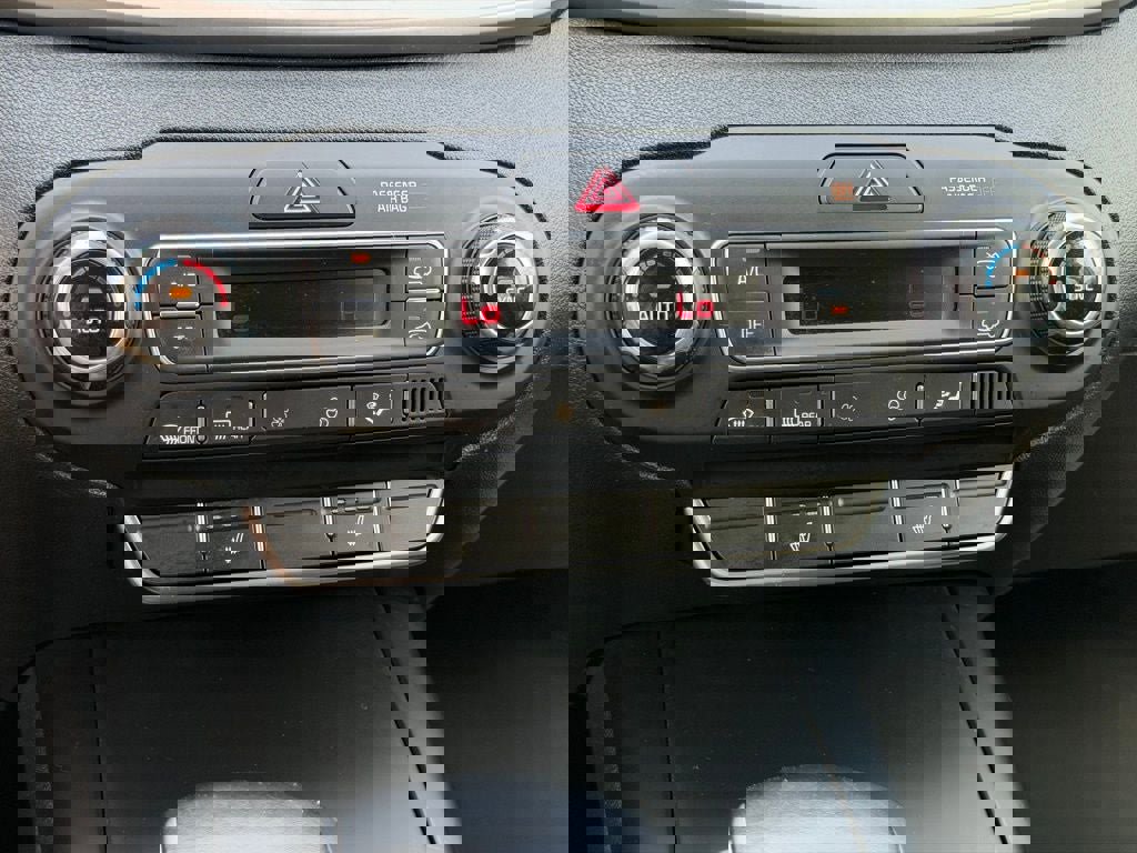 Used 2020 Kia Sorento LX w/ LX I4 Convenience Package image 42