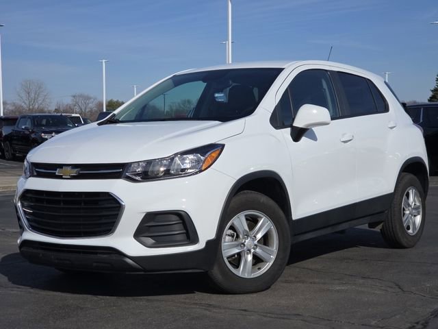 Used 2022 Chevrolet Trax LS w/ Tint and Cruise Package image 2