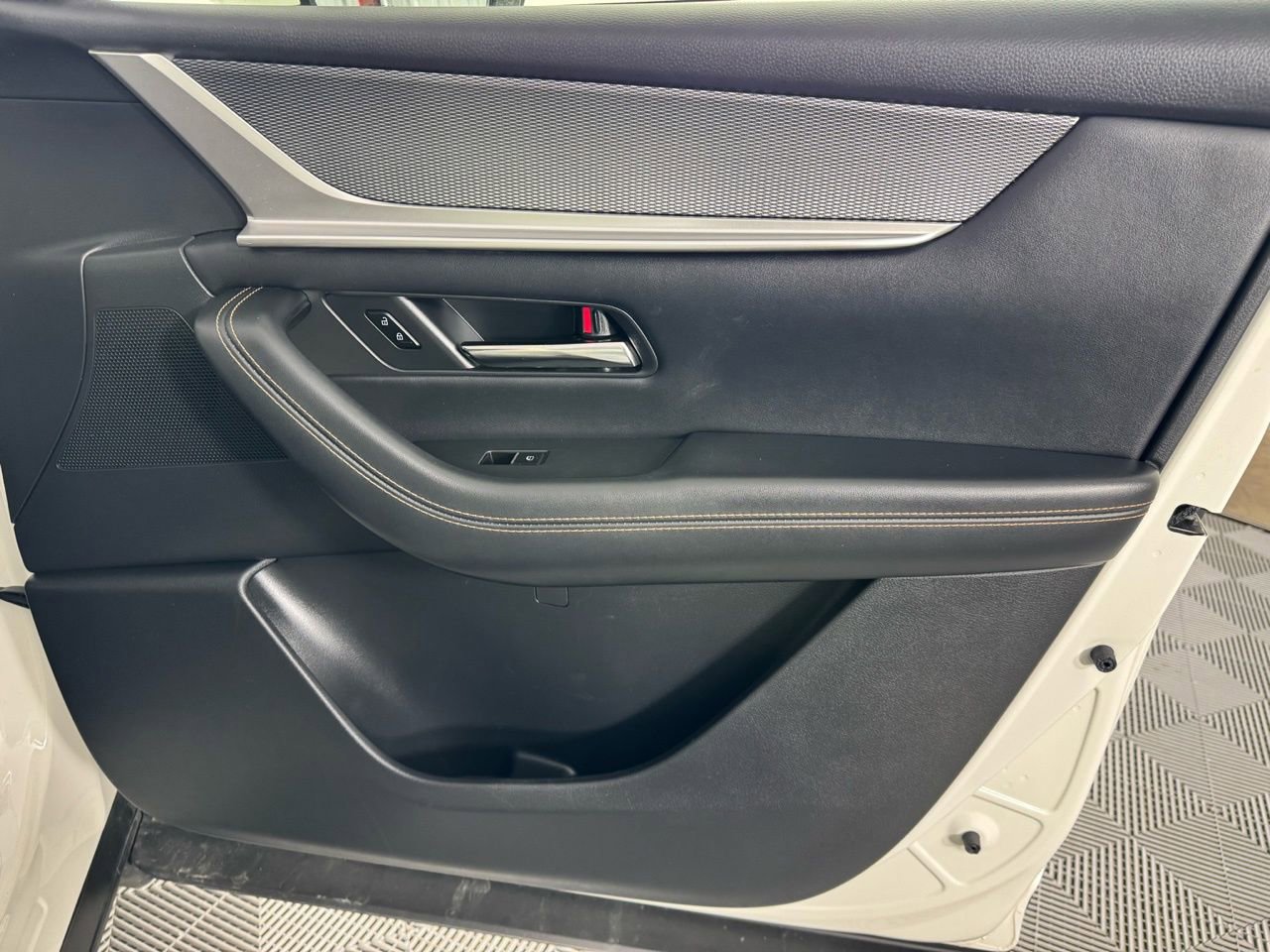 Used 2024 MAZDA CX-90 3.3 Turbo w/ Preferred Package image 31