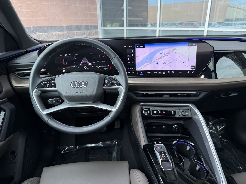 Used 2025 Audi Q5 Premium Plus w/ Premium Plus AWD/4WD image 16