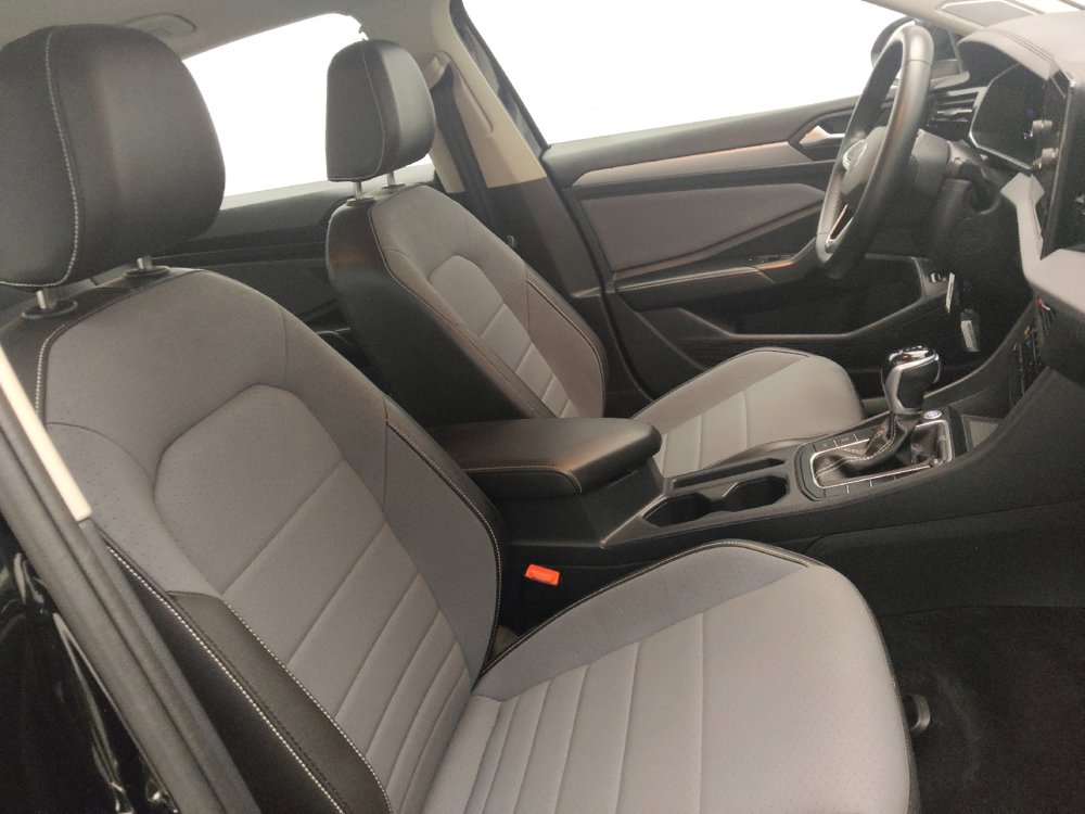 Used 2025 Volkswagen Jetta SE FWD image 21