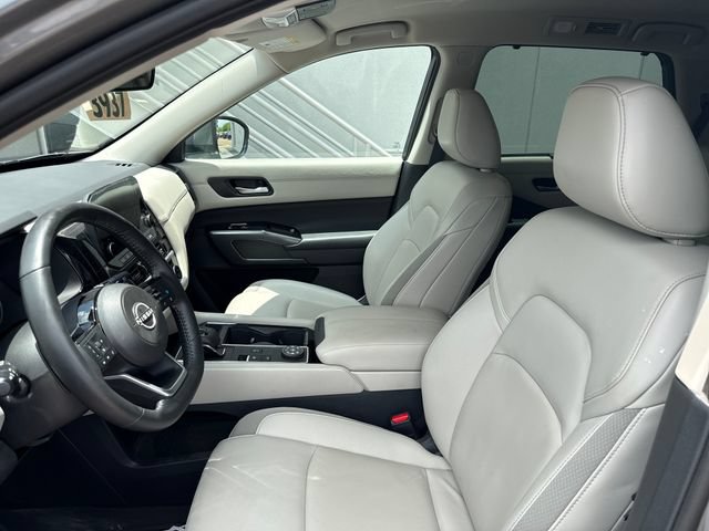 Certified 2025 Nissan Pathfinder SL w/ Cargo Package AWD/4WD image 9