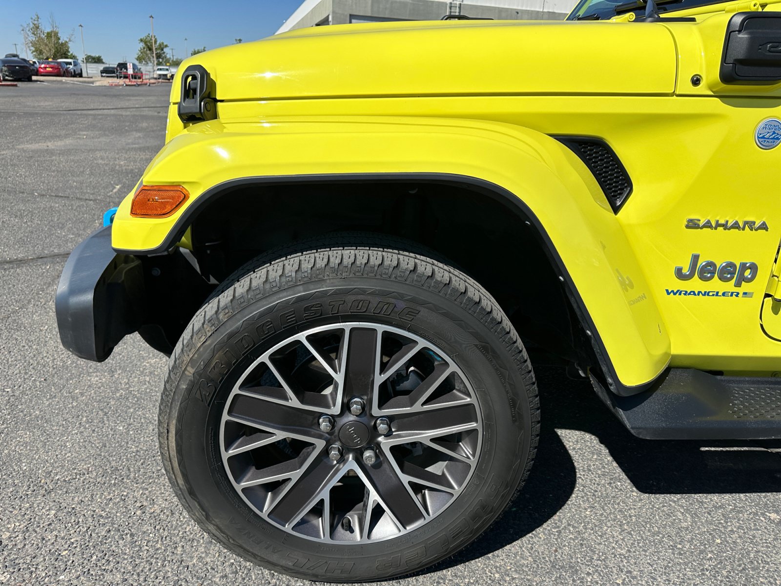 Used 2023 Jeep Wrangler Unlimited Sahara w/ Cold Weather Group AWD/4WD image 10