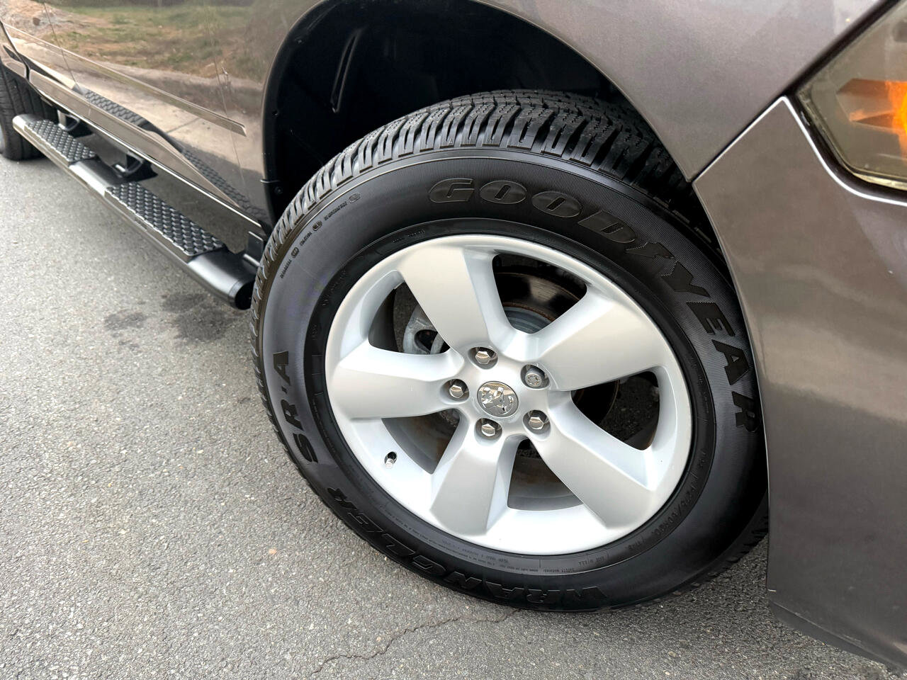 Used 2015 RAM 1500 Express image 39