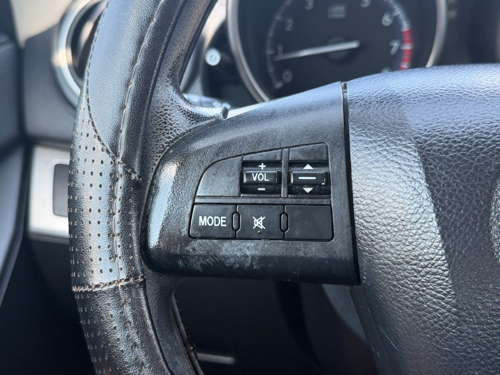 Used 2013 MAZDA MAZDA3 i SV FWD image 18