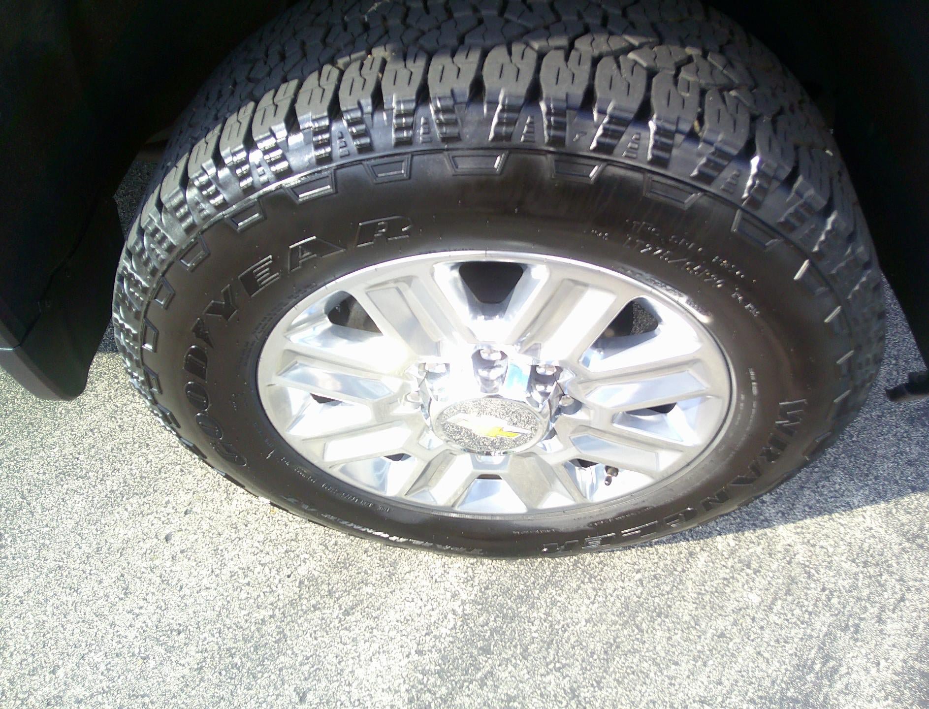 Used 2025 Chevrolet Silverado 2500 High Country w/ High Country Premium Package AWD/4WD image 7