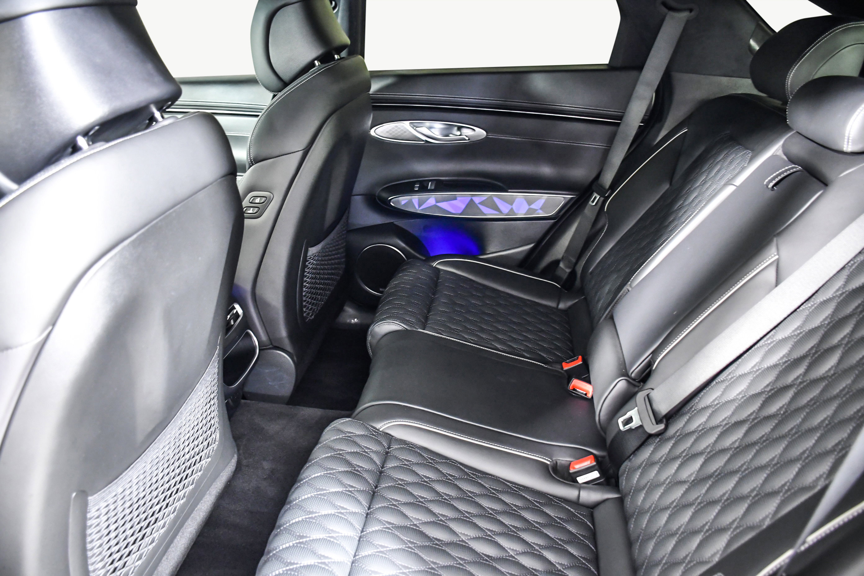 Used 2025 Genesis GV70 3.5T Sport w/ Sport Advanced Package image 23