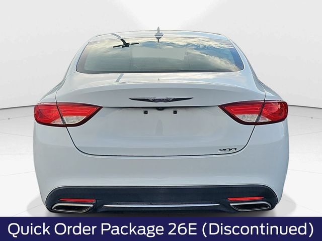 Used 2016 Chrysler 200 Limited w/ Anniversary Edition FWD image 5