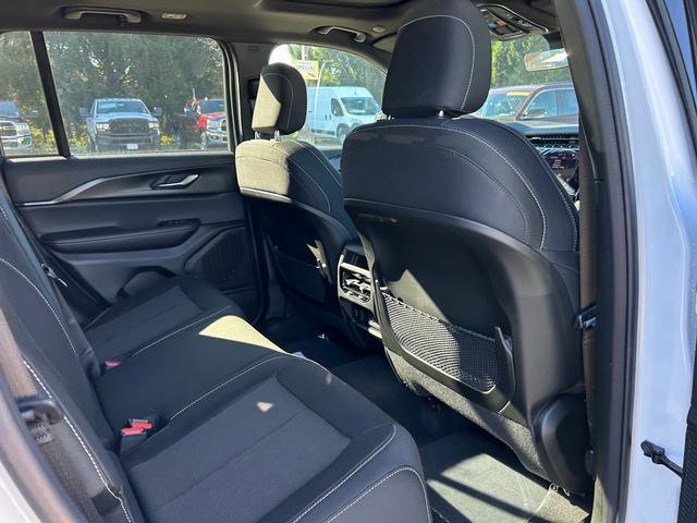 New 2025 Jeep Grand Cherokee image 21