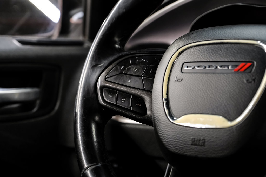 Used 2020 Dodge Charger SXT RWD image 15