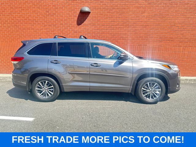 Used 2017 Toyota Highlander XLE