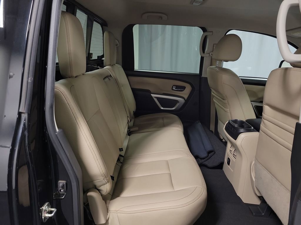 Used 2016 Nissan Titan SL image 24