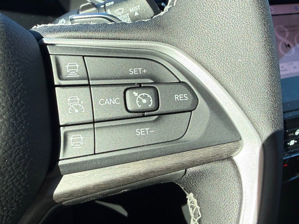 New 2025 Jeep Grand Cherokee L Limited w/ Black Appearance Package image 17