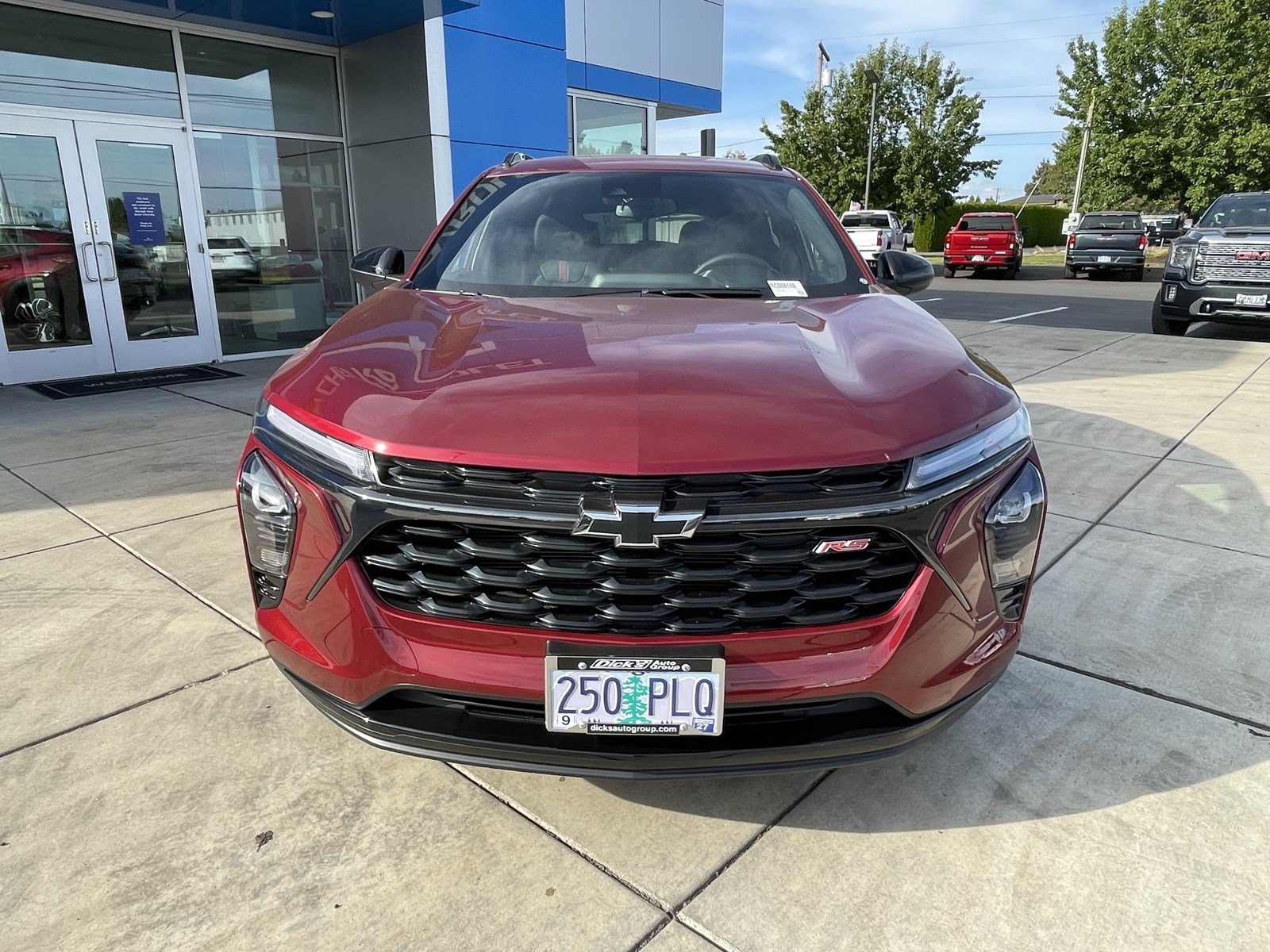 Used 2024 Chevrolet Trax RS w/ Sunroof Package FWD image 8