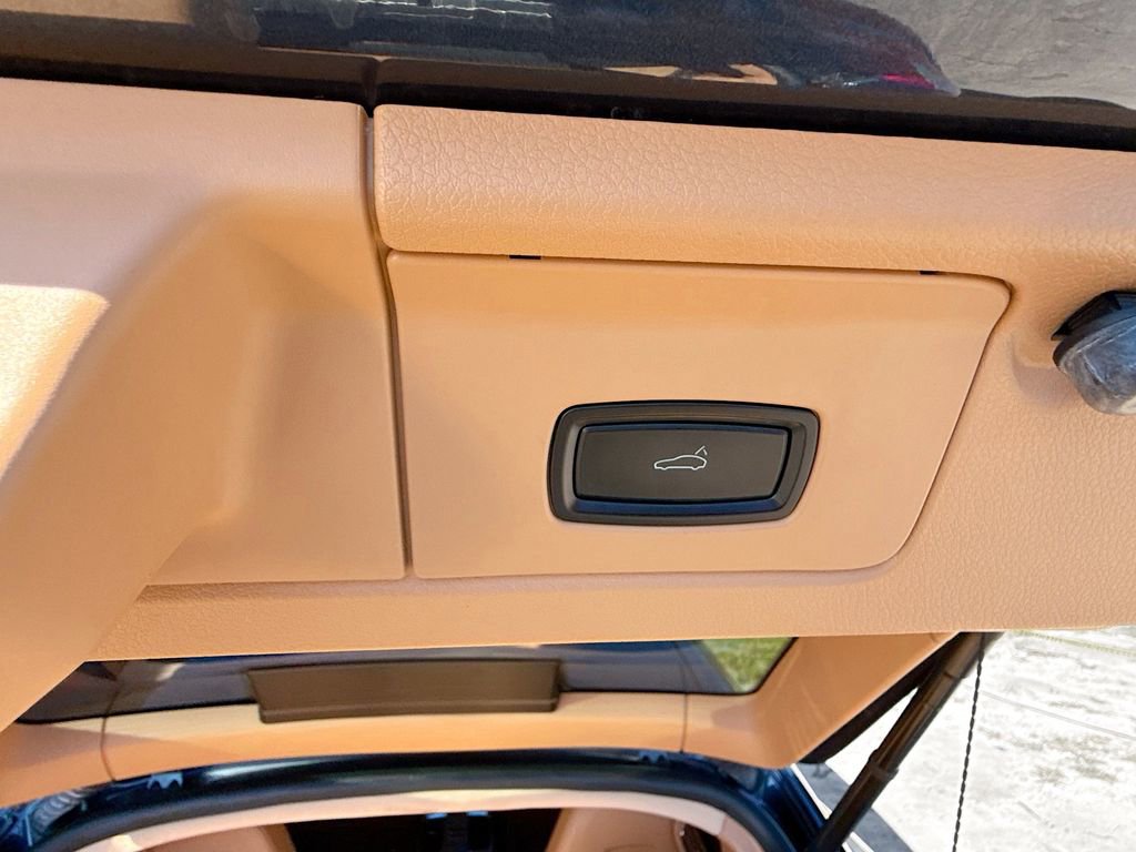 Used 2011 Porsche Panamera 4S image 31