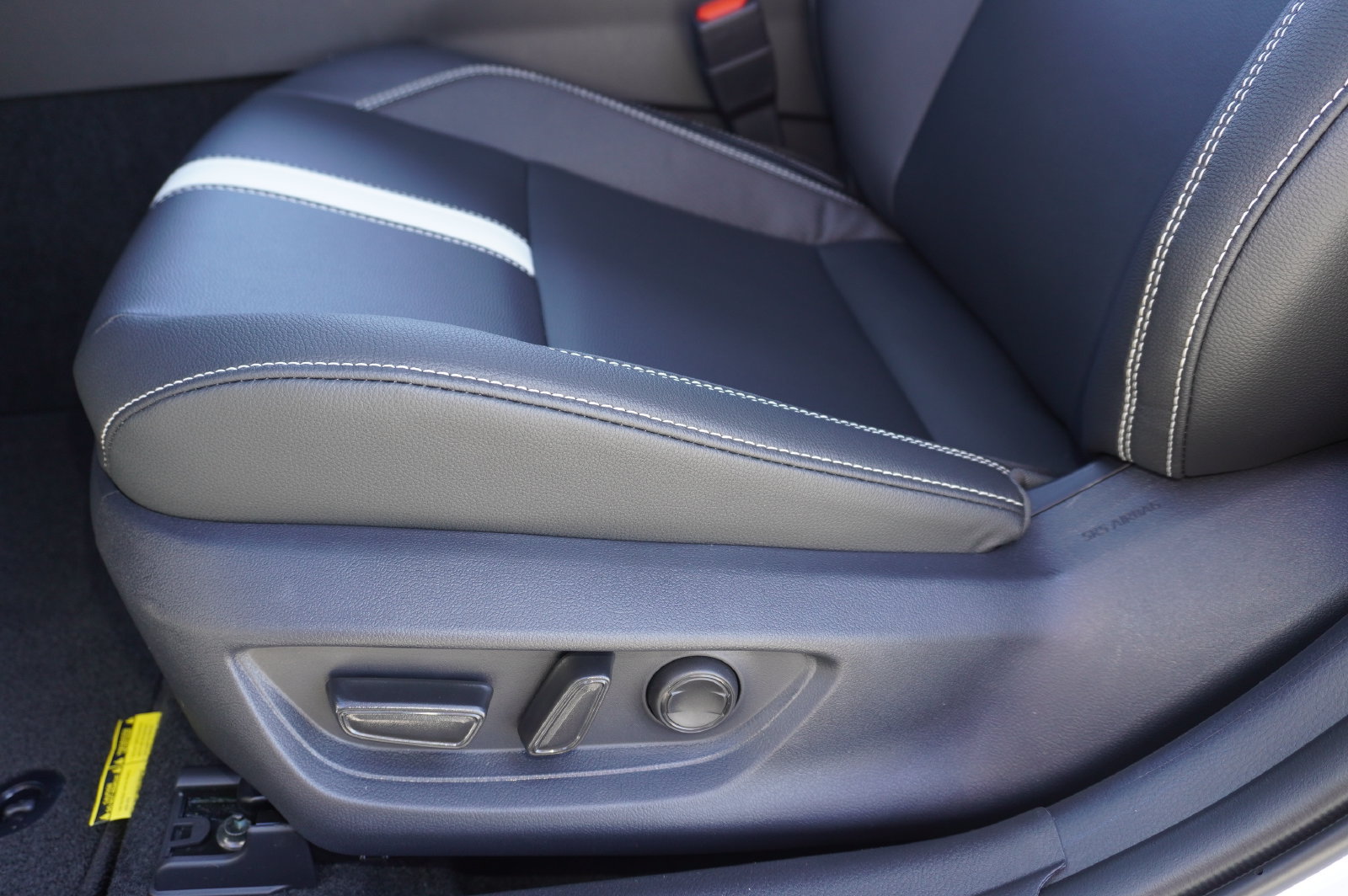 Used 2026 Toyota Camry SE w/ Convenience Package FWD image 12