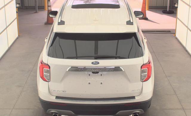 Used 2022 Ford Explorer Limited w/ Equipment Group 301A AWD/4WD image 8