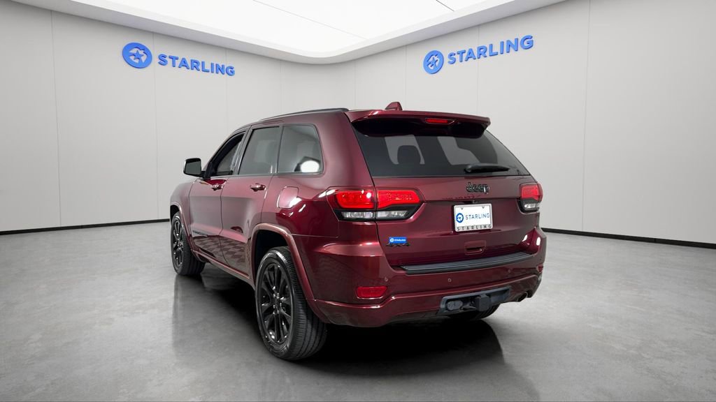 Used 2017 Jeep Grand Cherokee Altitude AWD/4WD image 7