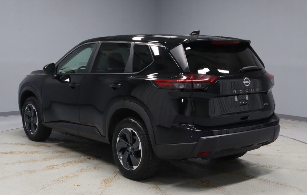 Used 2025 Nissan Rogue SV image 8