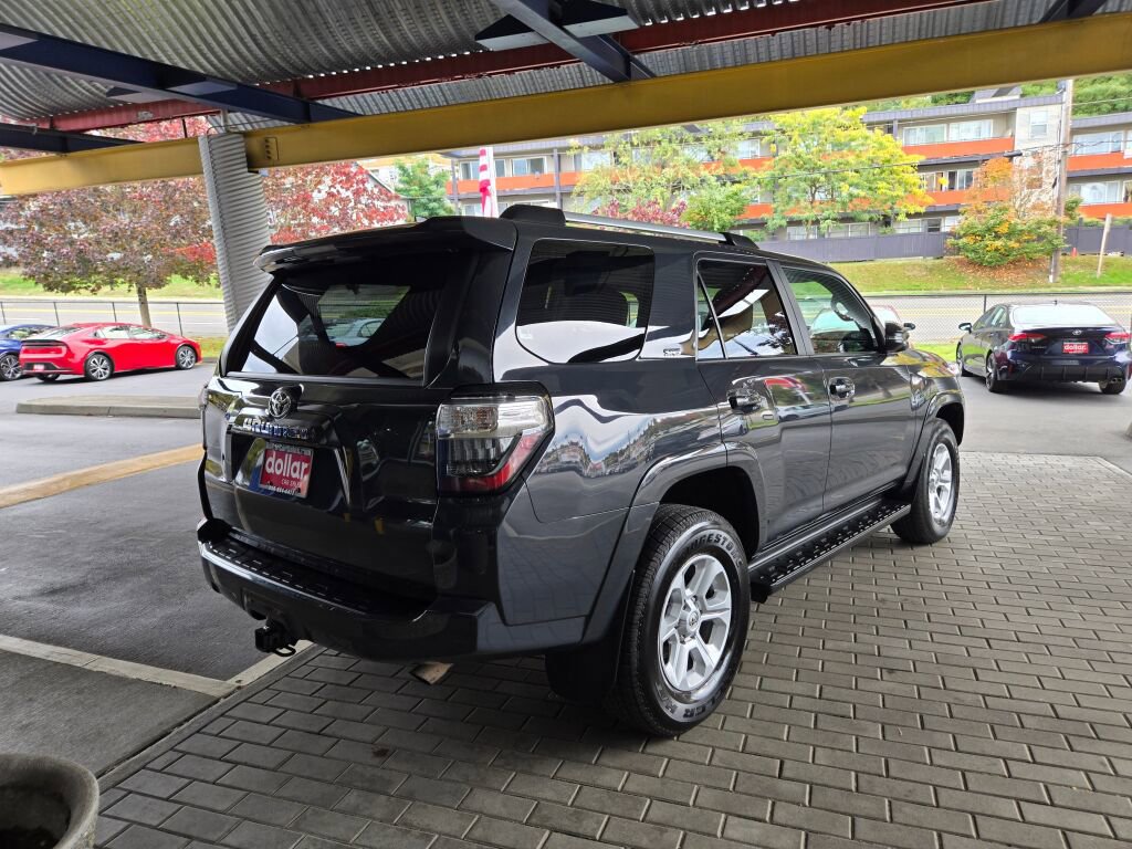 Used 2024 Toyota 4Runner SR5 Premium w/ Moonroof Package image 5