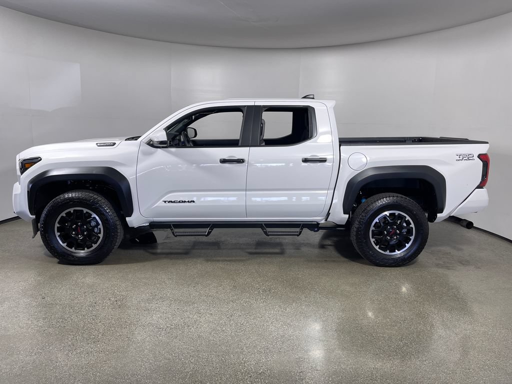 Certified 2025 Toyota Tacoma TRD Off-Road AWD/4WD image 6