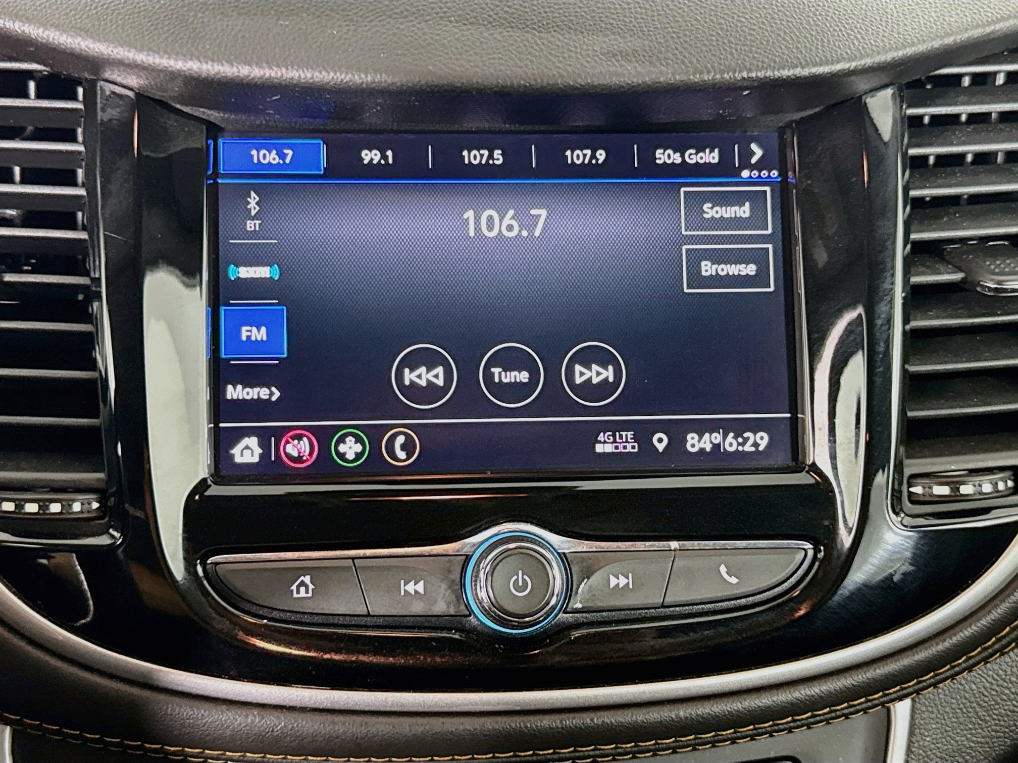 Used 2022 Chevrolet Trax LT w/ LT Convenience Package FWD image 16