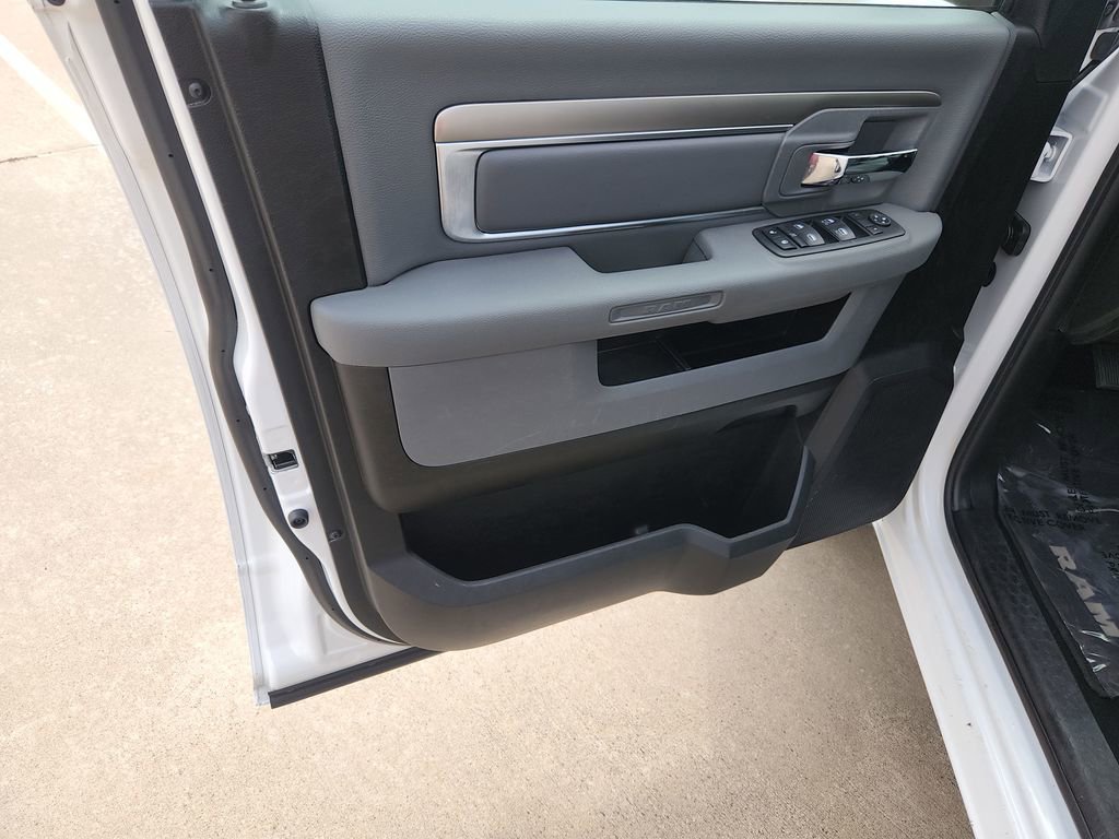 Used 2020 RAM 1500 Classic SLT image 27