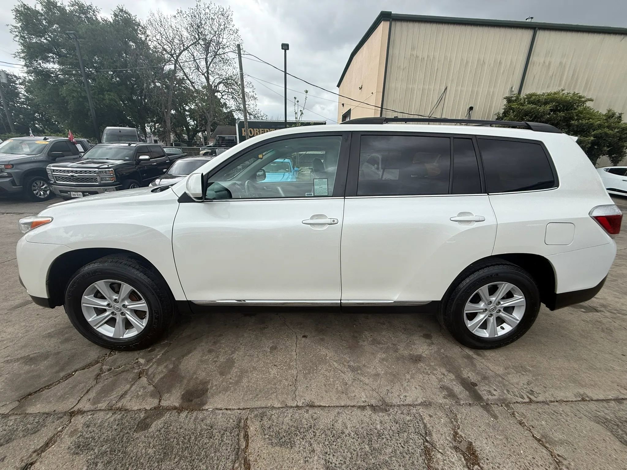 Used 2013 Toyota Highlander SE image 4