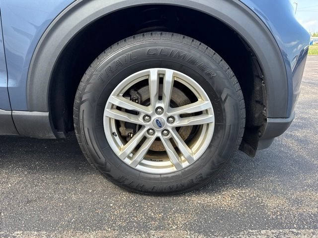 Used 2021 Ford Explorer XLT w/ Equipment Group 202A AWD/4WD image 12