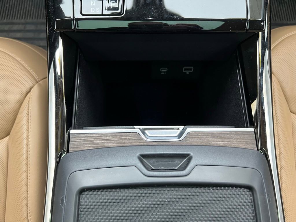 Used 2024 Land Rover Range Rover Sport SE image 12