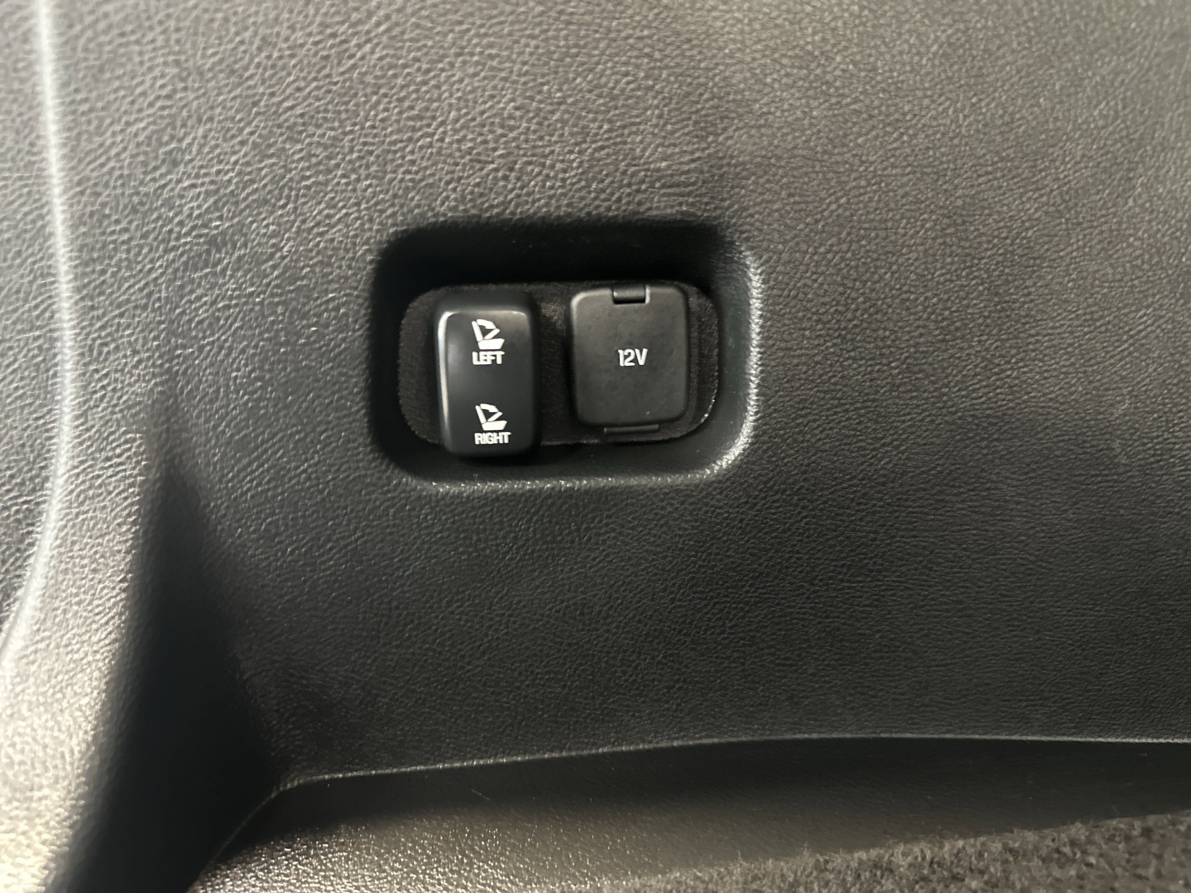 Used 2024 Ford Edge SEL w/ Convenience Package image 28