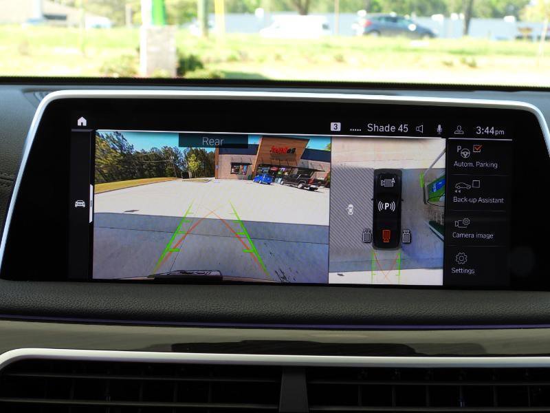 Used 2021 BMW 740i w/ Premium Package image 62