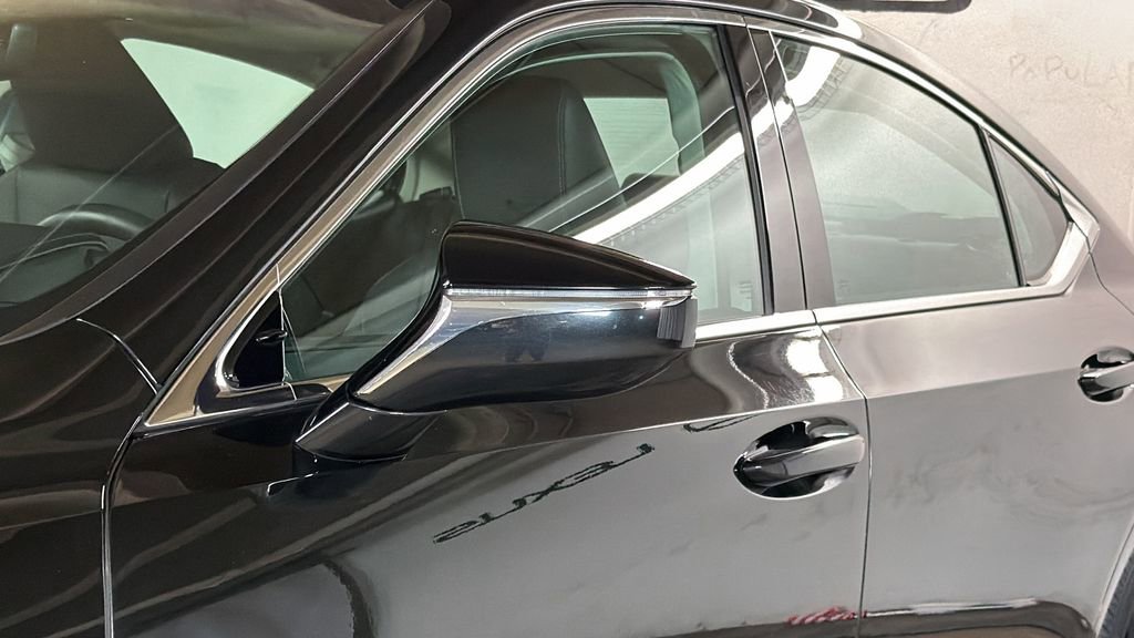 Used 2020 Lexus ES 350 w/ Premium Package FWD image 4