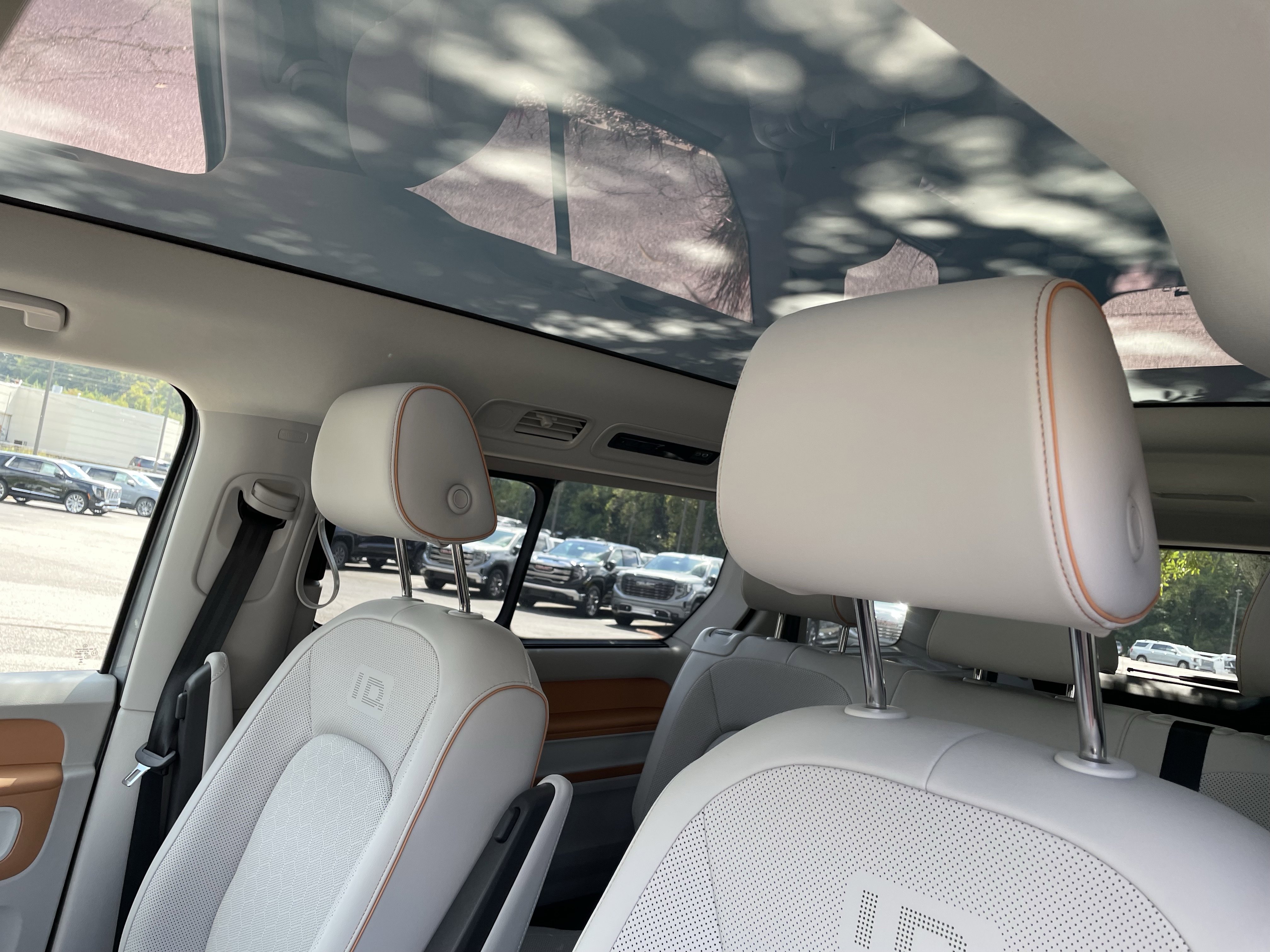 New 2025 Volkswagen ID. Buzz 1st Edition image 14