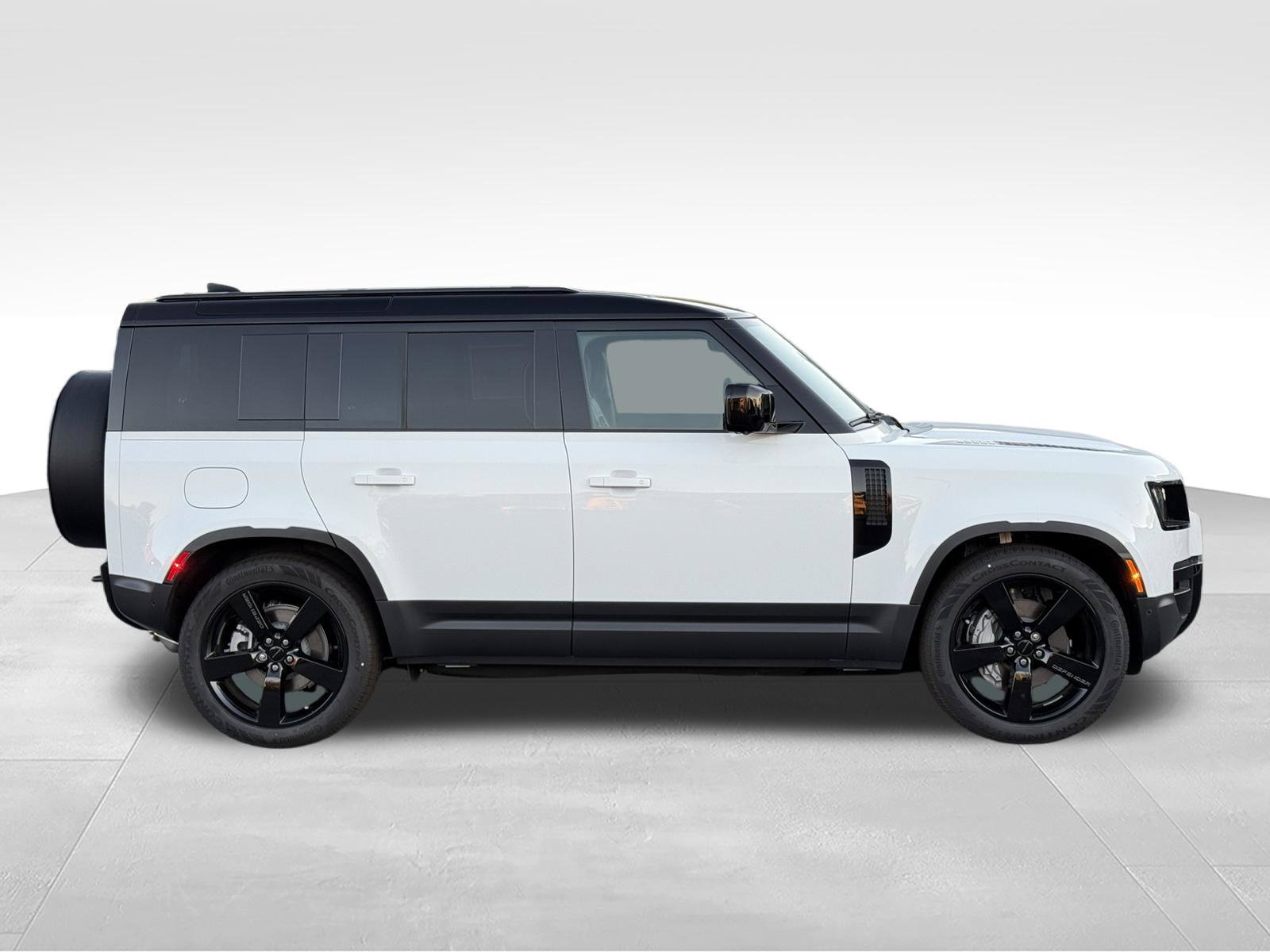 New 2026 Land Rover Defender 110 S AWD/4WD image 8