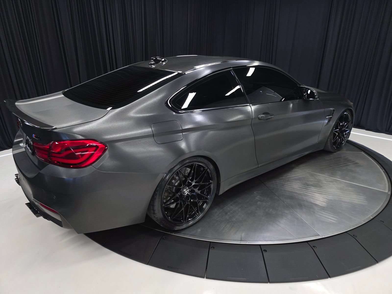Used 2019 BMW M4 Coupe w/ Competition Package RWD image 13