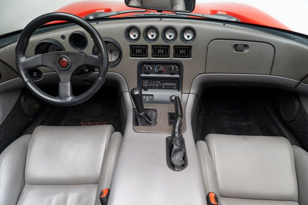 Used 1993 Dodge Viper RT/10 image 2