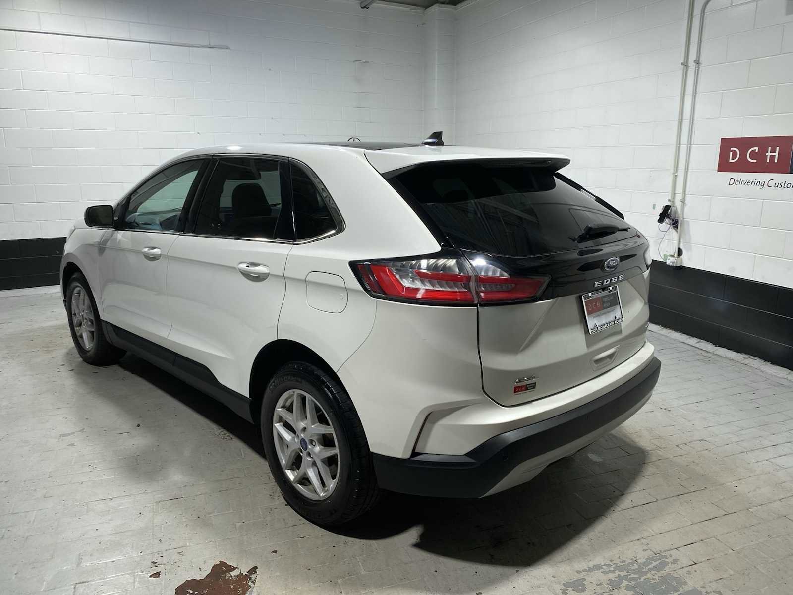 Used 2022 Ford Edge SEL w/ Convenience Package image 4